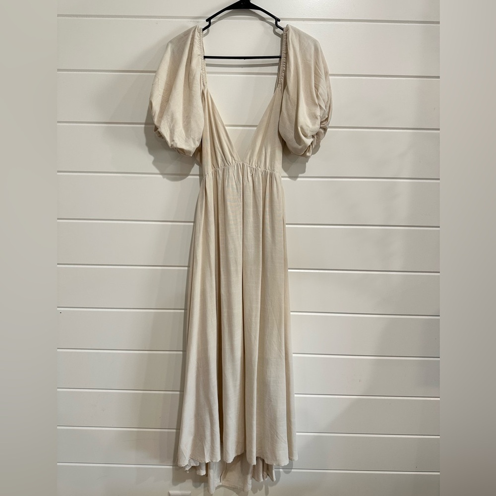 NWOT Shop Neighbor by In The Beginning cream Maxi Dress